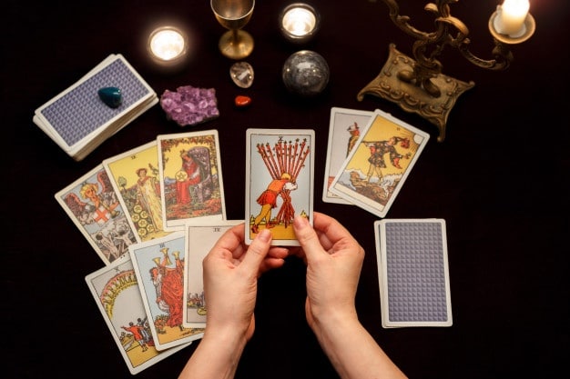 Reading Tarot Cards for Yourself